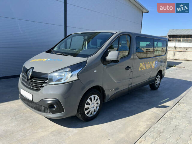 Серый Рено Трафик, объемом двигателя 1.6 л и пробегом 318 тыс. км за 16500 $, фото 1 на Automoto.ua
