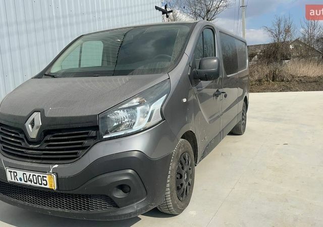 Сірий Рено Трафік, об'ємом двигуна 1.6 л та пробігом 180 тис. км за 15800 $, фото 1 на Automoto.ua