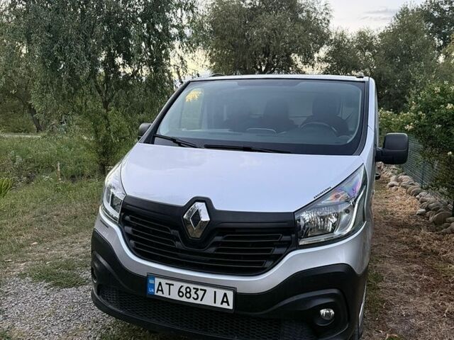 Сірий Рено Трафік, об'ємом двигуна 1.6 л та пробігом 220 тис. км за 15500 $, фото 1 на Automoto.ua