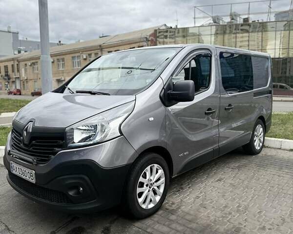 Серый Рено Трафик, объемом двигателя 1.6 л и пробегом 280 тыс. км за 16500 $, фото 1 на Automoto.ua