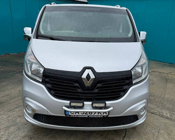 Серый Рено Трафик, объемом двигателя 1.6 л и пробегом 260 тыс. км за 18900 $, фото 1 на Automoto.ua