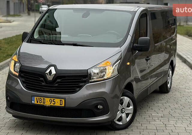 Серый Рено Трафик, объемом двигателя 1.6 л и пробегом 231 тыс. км за 16950 $, фото 1 на Automoto.ua