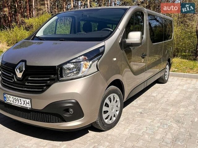 Серый Рено Трафик, объемом двигателя 1.6 л и пробегом 240 тыс. км за 22000 $, фото 1 на Automoto.ua