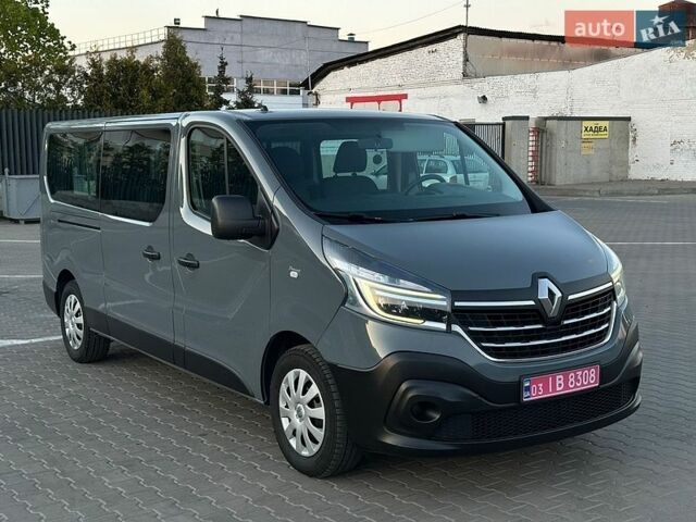 Серый Рено Трафик, объемом двигателя 2 л и пробегом 312 тыс. км за 22500 $, фото 1 на Automoto.ua