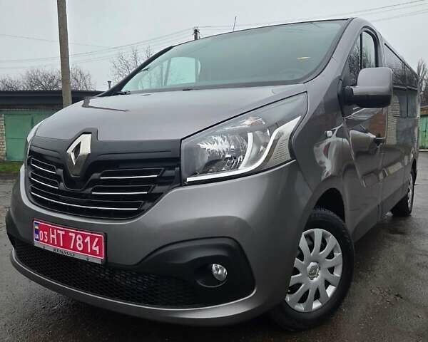 Серый Рено Трафик, объемом двигателя 1.6 л и пробегом 246 тыс. км за 19200 $, фото 1 на Automoto.ua