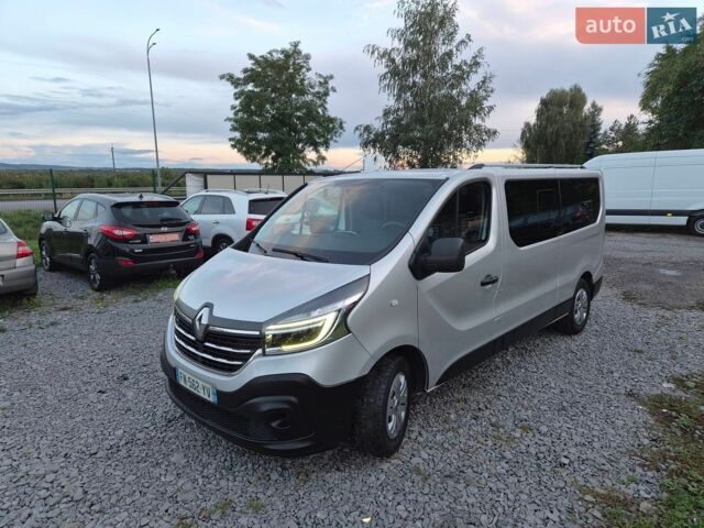 Серый Рено Трафик, объемом двигателя 2 л и пробегом 225 тыс. км за 23790 $, фото 1 на Automoto.ua