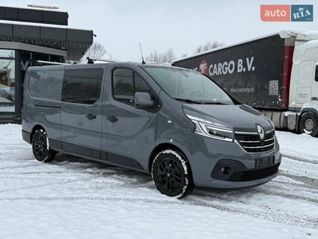 Сірий Рено Трафік, об'ємом двигуна 2 л та пробігом 199 тис. км за 29900 $, фото 1 на Automoto.ua