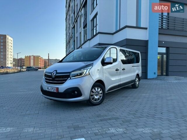 Сірий Рено Трафік, об'ємом двигуна 2 л та пробігом 233 тис. км за 22799 $, фото 1 на Automoto.ua