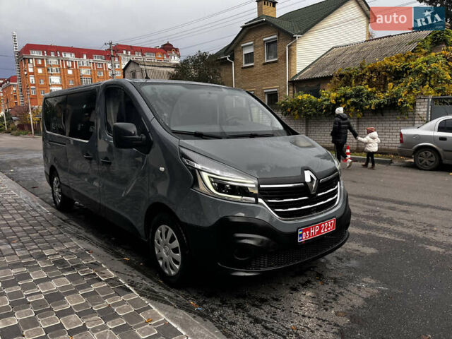 Сірий Рено Трафік, об'ємом двигуна 2 л та пробігом 227 тис. км за 26770 $, фото 1 на Automoto.ua