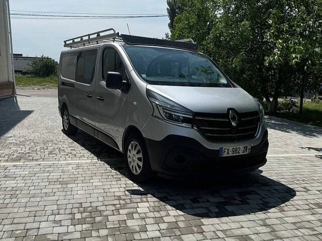 Сірий Рено Трафік, об'ємом двигуна 2 л та пробігом 210 тис. км за 22500 $, фото 1 на Automoto.ua