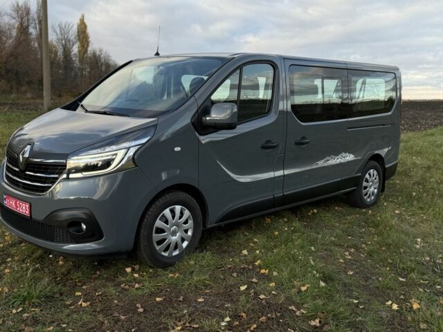 Серый Рено Трафик, объемом двигателя 2 л и пробегом 146 тыс. км за 28500 $, фото 1 на Automoto.ua