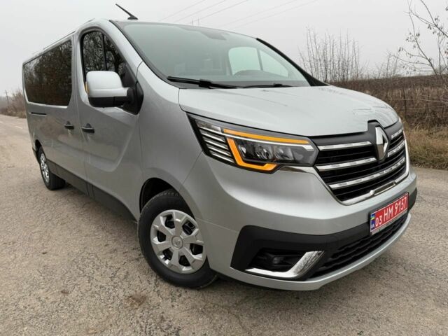 Серый Рено Трафик, объемом двигателя 2 л и пробегом 150 тыс. км за 28800 $, фото 1 на Automoto.ua