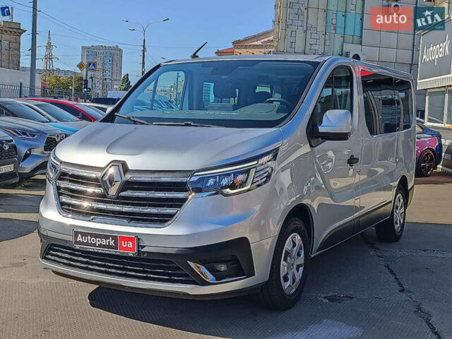 Сірий Рено Трафік, об'ємом двигуна 2 л та пробігом 192 тис. км за 30940 $, фото 1 на Automoto.ua