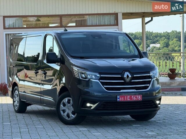 Сірий Рено Трафік, об'ємом двигуна 2 л та пробігом 249 тис. км за 28500 $, фото 1 на Automoto.ua