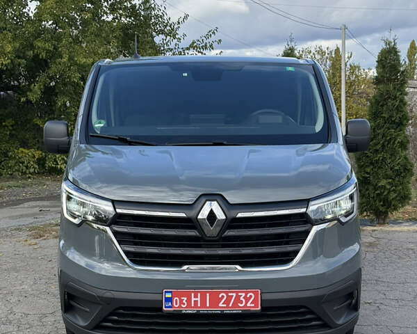 Сірий Рено Трафік, об'ємом двигуна 2 л та пробігом 120 тис. км за 29500 $, фото 1 на Automoto.ua