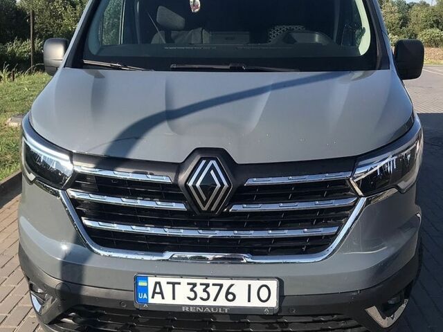 Сірий Рено Трафік, об'ємом двигуна 2 л та пробігом 36 тис. км за 32000 $, фото 1 на Automoto.ua