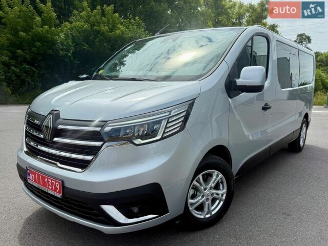 Сірий Рено Трафік, об'ємом двигуна 2 л та пробігом 9 тис. км за 36900 $, фото 1 на Automoto.ua