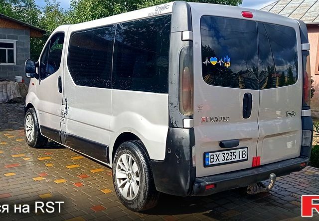 Сірий Рено Трафік, об'ємом двигуна 1.9 л та пробігом 264 тис. км за 6300 $, фото 1 на Automoto.ua