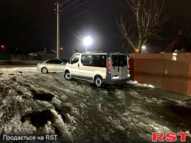 Серый Рено Трафик, объемом двигателя 2.5 л и пробегом 28900 тыс. км за 9100 $, фото 1 на Automoto.ua