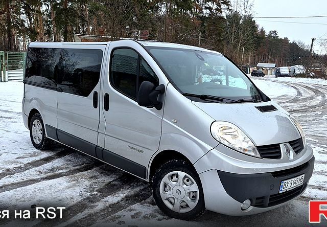 Серый Рено Трафик, объемом двигателя 2 л и пробегом 322 тыс. км за 14000 $, фото 1 на Automoto.ua