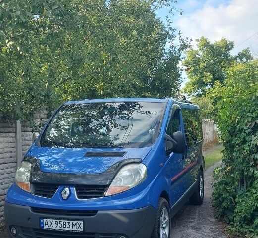 Синій Рено Трафік, об'ємом двигуна 2 л та пробігом 362 тис. км за 9496 $, фото 1 на Automoto.ua