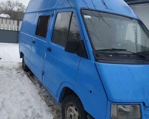 Синий Рено Трафик, объемом двигателя 0 л и пробегом 300 тыс. км за 1600 $, фото 1 на Automoto.ua