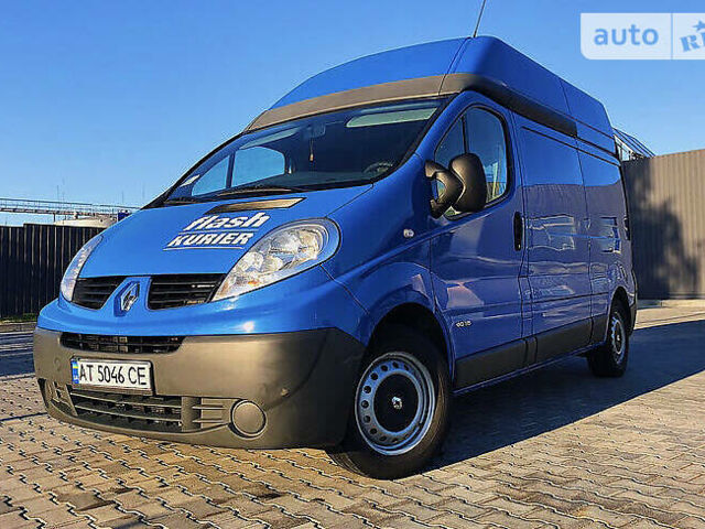 Синий Рено Трафик, объемом двигателя 2 л и пробегом 370 тыс. км за 9200 $, фото 1 на Automoto.ua