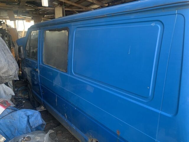 Синій Рено Трафік, об'ємом двигуна 1.9 л та пробігом 3 тис. км за 591 $, фото 1 на Automoto.ua