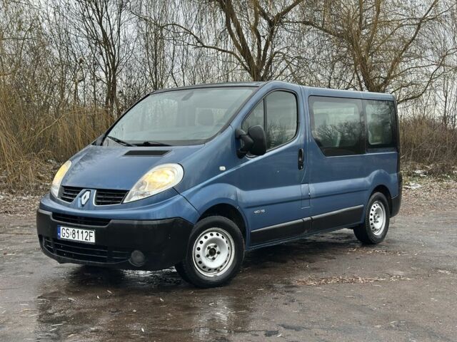 Синий Рено Трафик, объемом двигателя 2 л и пробегом 300 тыс. км за 4750 $, фото 1 на Automoto.ua