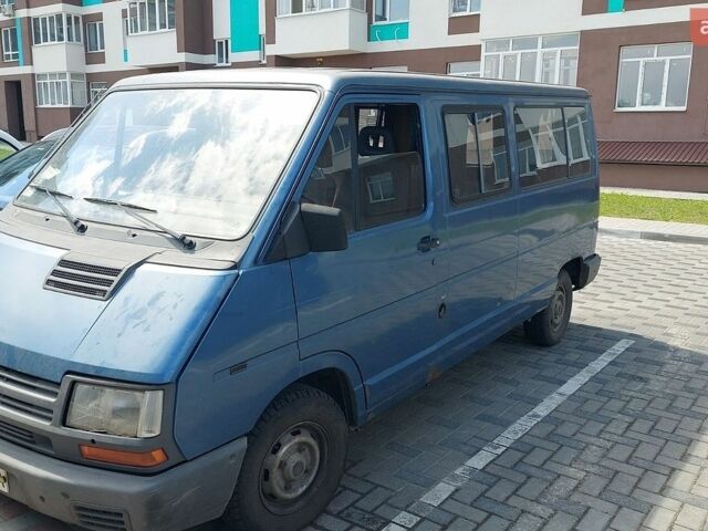 Синий Рено Трафик, объемом двигателя 2.5 л и пробегом 145 тыс. км за 3000 $, фото 1 на Automoto.ua