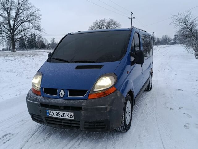 Синий Рено Трафик, объемом двигателя 1.9 л и пробегом 360 тыс. км за 6500 $, фото 1 на Automoto.ua