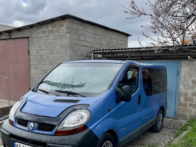 Синий Рено Трафик, объемом двигателя 1.9 л и пробегом 400 тыс. км за 5500 $, фото 1 на Automoto.ua