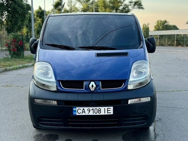 Синій Рено Трафік, об'ємом двигуна 1.87 л та пробігом 300 тис. км за 6950 $, фото 1 на Automoto.ua