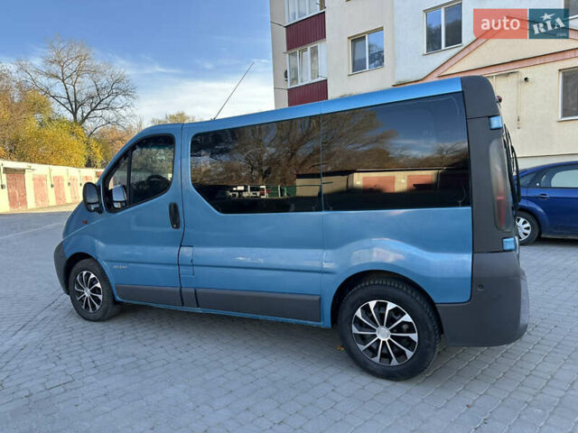 Синий Рено Трафик, объемом двигателя 1.9 л и пробегом 221 тыс. км за 7200 $, фото 1 на Automoto.ua