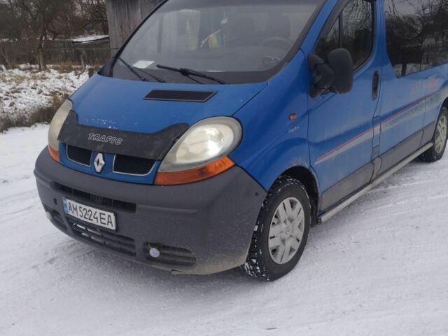 Синий Рено Трафик, объемом двигателя 1.9 л и пробегом 700 тыс. км за 6500 $, фото 1 на Automoto.ua