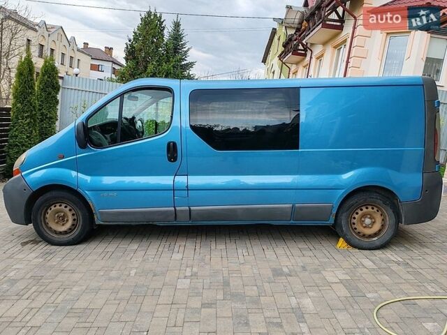 Синий Рено Трафик, объемом двигателя 2.5 л и пробегом 550 тыс. км за 8000 $, фото 1 на Automoto.ua