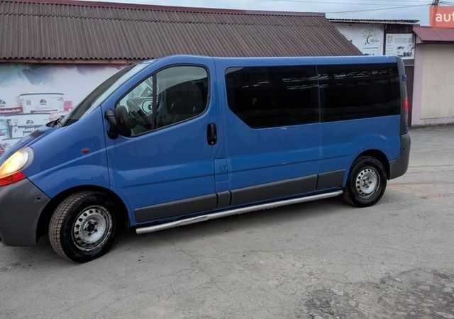 Синий Рено Трафик, объемом двигателя 1.87 л и пробегом 345 тыс. км за 4550 $, фото 1 на Automoto.ua