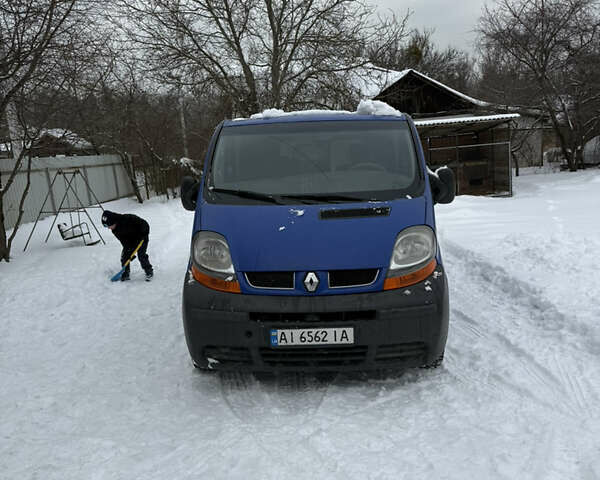 Синий Рено Трафик, объемом двигателя 1.9 л и пробегом 388 тыс. км за 6999 $, фото 1 на Automoto.ua