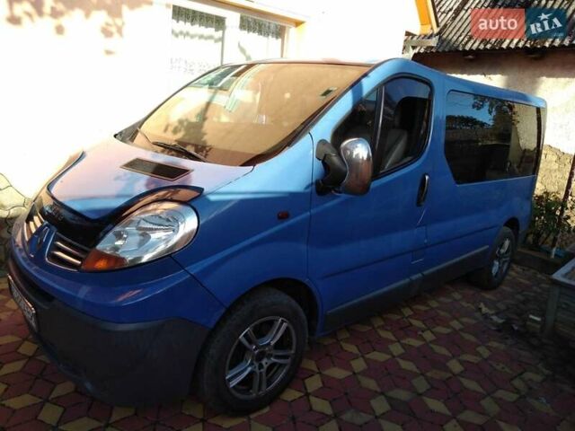 Синий Рено Трафик, объемом двигателя 2 л и пробегом 322 тыс. км за 6500 $, фото 1 на Automoto.ua