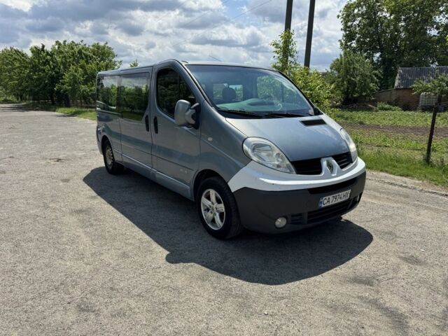 Синий Рено Трафик, объемом двигателя 2 л и пробегом 280 тыс. км за 5900 $, фото 1 на Automoto.ua