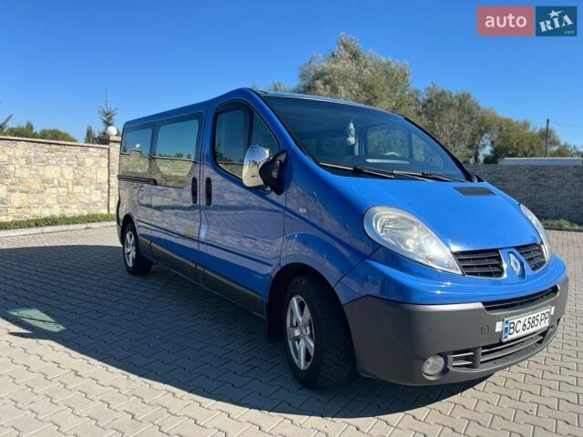 Синий Рено Трафик, объемом двигателя 2.46 л и пробегом 400 тыс. км за 10650 $, фото 1 на Automoto.ua