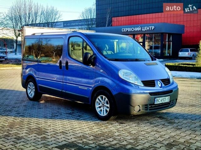 Синий Рено Трафик, объемом двигателя 2.46 л и пробегом 330 тыс. км за 10950 $, фото 1 на Automoto.ua