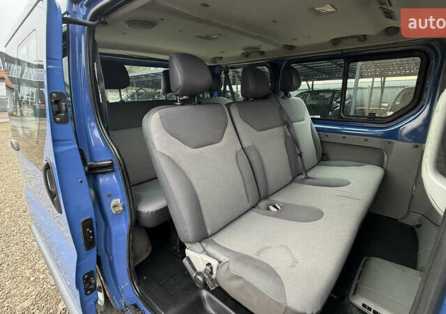 Синий Рено Трафик, объемом двигателя 2 л и пробегом 280 тыс. км за 10999 $, фото 1 на Automoto.ua