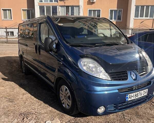 Синий Рено Трафик, объемом двигателя 2.46 л и пробегом 271 тыс. км за 13400 $, фото 1 на Automoto.ua