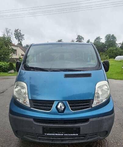 Синій Рено Трафік, об'ємом двигуна 2 л та пробігом 180 тис. км за 11000 $, фото 1 на Automoto.ua