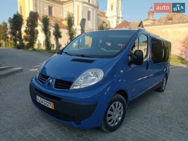 Синий Рено Трафик, объемом двигателя 2 л и пробегом 250 тыс. км за 13900 $, фото 1 на Automoto.ua