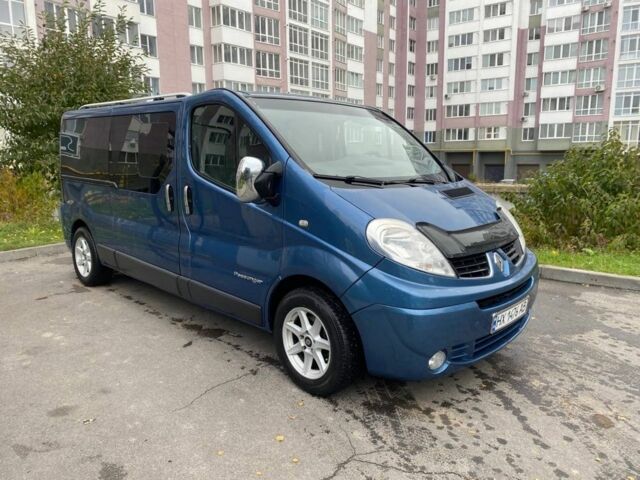 Рено Трафик 2012 в Хмельницком на Automoto.ua Синий Рено Трафик, объемом двигателя 2 л и пробегом 290 тыс. км за 11450 $, фото 1 на Automoto.ua