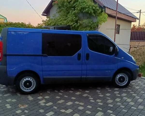 Синий Рено Трафик, объемом двигателя 0 л и пробегом 257 тыс. км за 9000 $, фото 1 на Automoto.ua