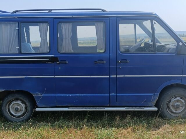 Синій Рено Трафік, об'ємом двигуна 2.1 л та пробігом 99 тис. км за 1300 $, фото 1 на Automoto.ua
