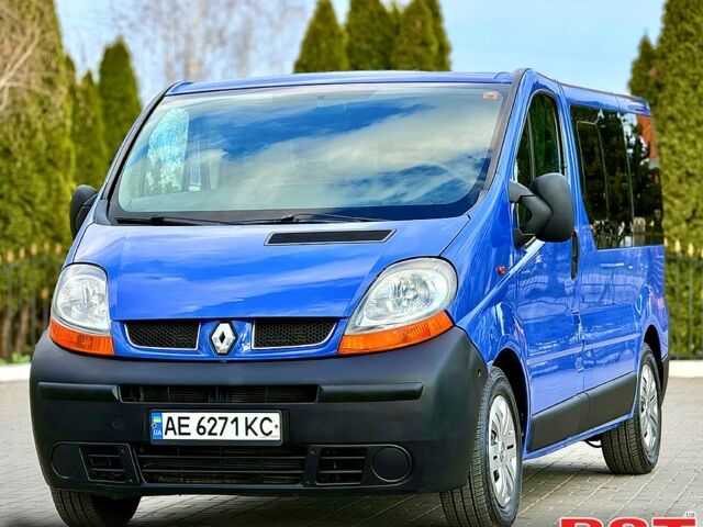 Синий Рено Трафик, объемом двигателя 2.5 л и пробегом 270 тыс. км за 8800 $, фото 1 на Automoto.ua